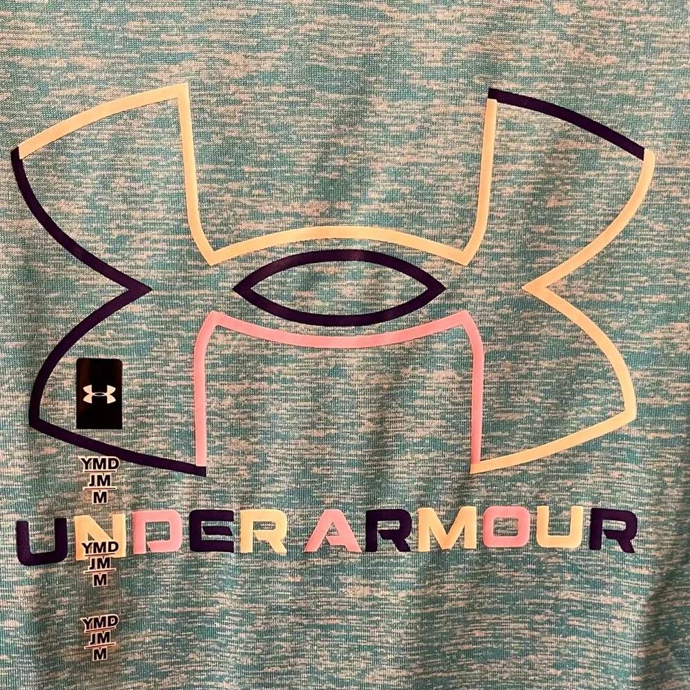 Girls' UA Tech™ Big Logo Twist Tee YMD 10-12+ & A Pair of Twist Grey Shorts Sz14
